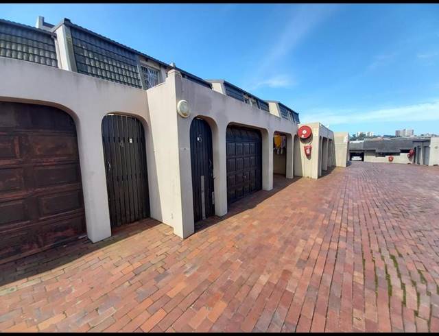 2 BEDROOM TOWNHOUSE FOR SALE IN MAYVILLE